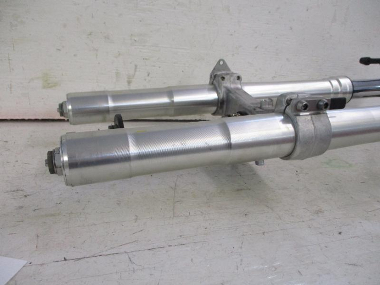07 Kawasaki ZX6R Ninja P Forks Lower Triple Tree Axle Front